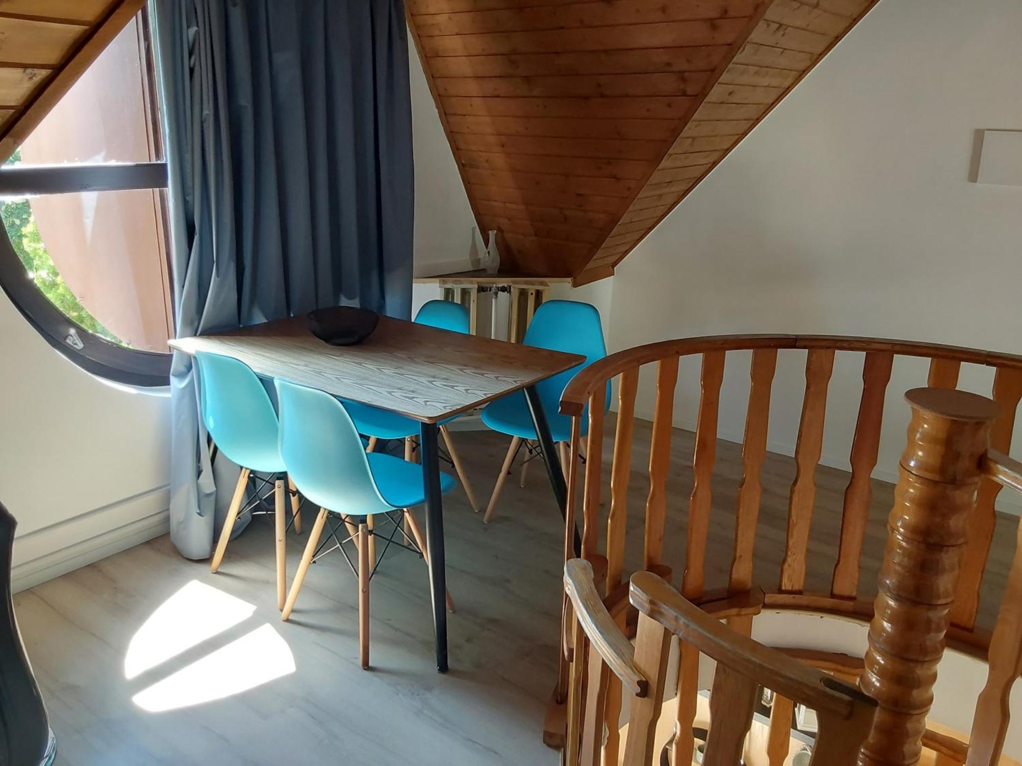 Tuerkiz Apartman - 5 Szobas 13 Fos Apartmanhaz 4Km A Balaton- Balatonszabadi Exterior photo