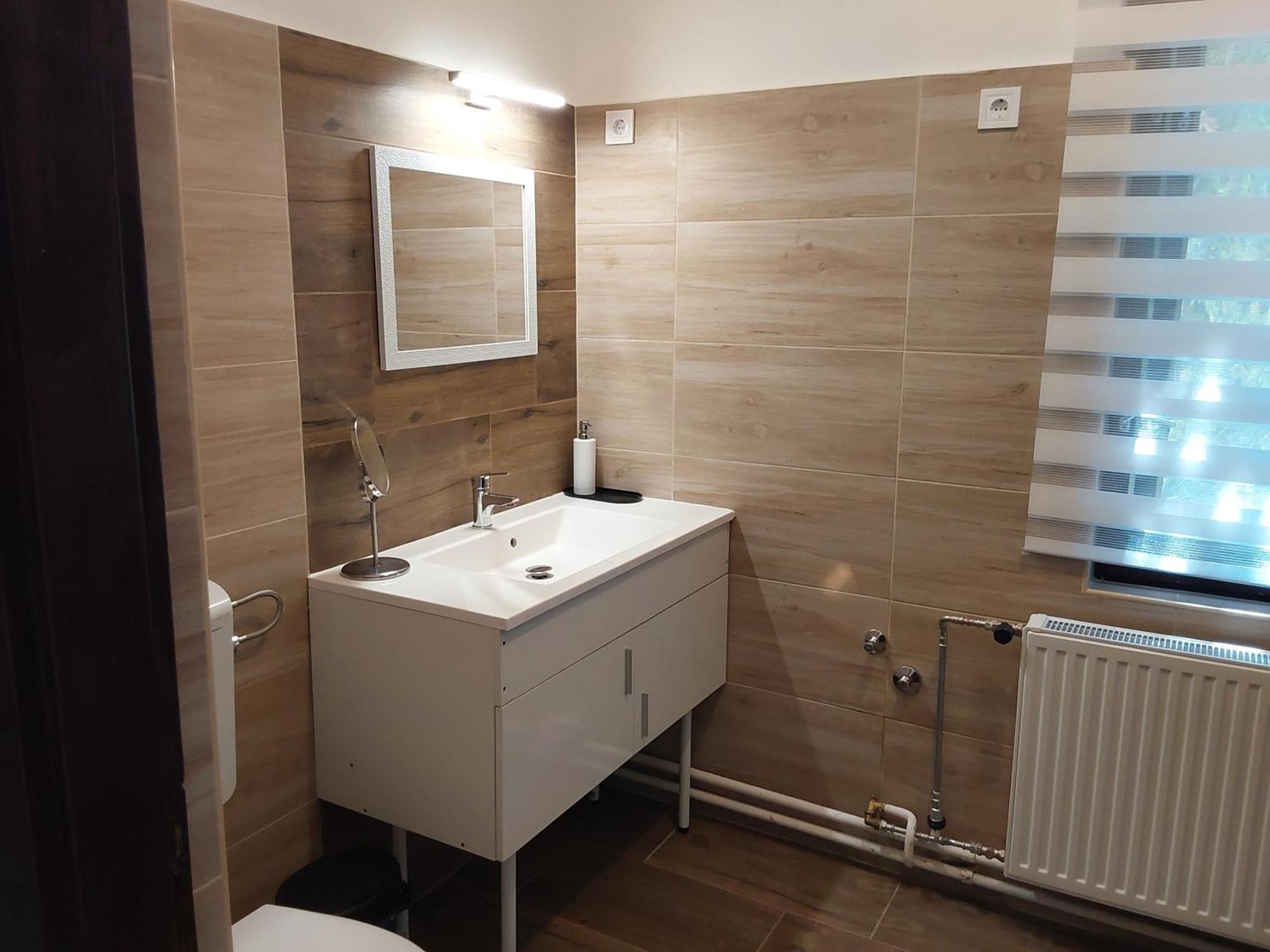 Tuerkiz Apartman - 5 Szobas 13 Fos Apartmanhaz 4Km A Balaton- Balatonszabadi Exterior photo